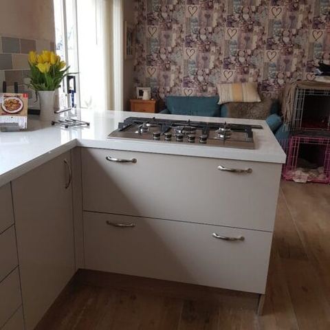 A three-week kitchen renovation, wall to wall — finished