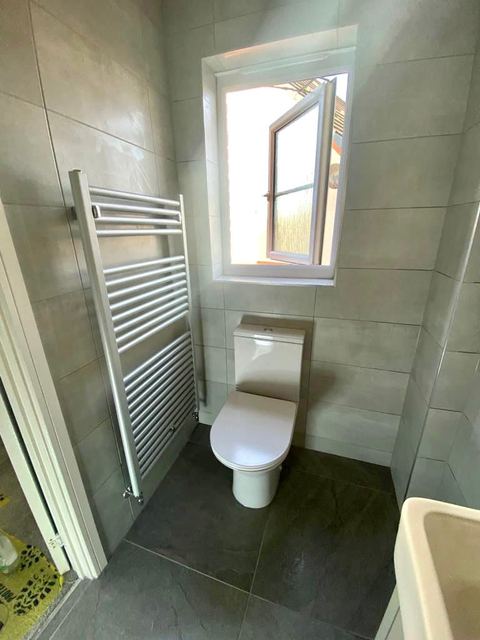 An elegant bathroom, and a second job for the same family — finished