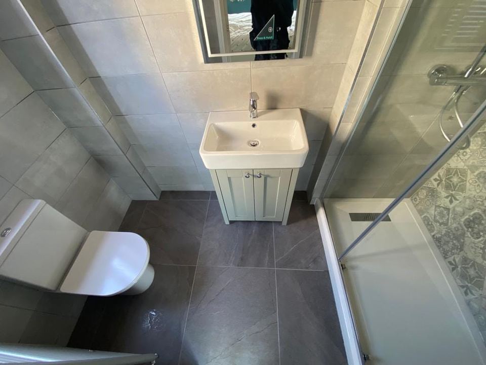 An elegant bathroom, and a second job for the same family — finished