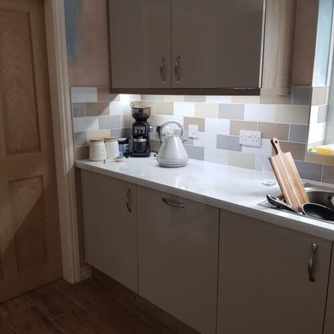A three-week kitchen renovation, wall to wall — finished