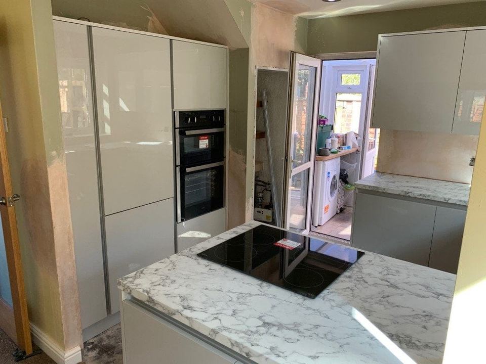 What are the benefits of handleless kitchens?