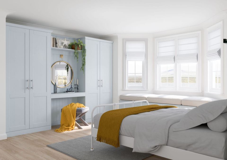 Belsay Woodgrain bedroom in Ives Blue