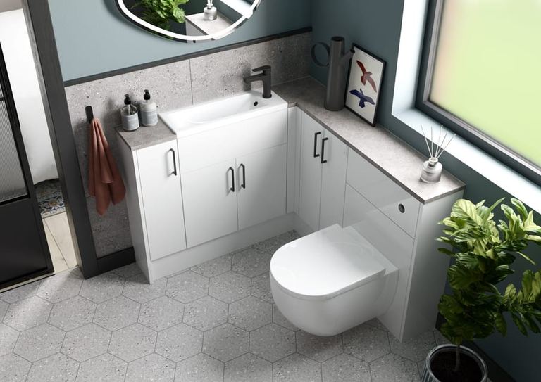 Cheviot fitted run in Frost White around a bath