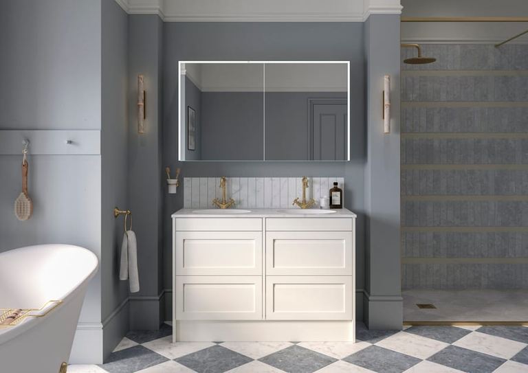 Kentmere fitted run in Cotton White around a bath