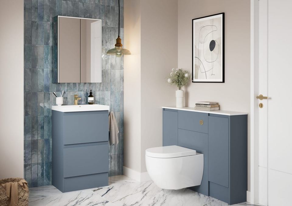 Veneto bathroom in Lagoon Mist