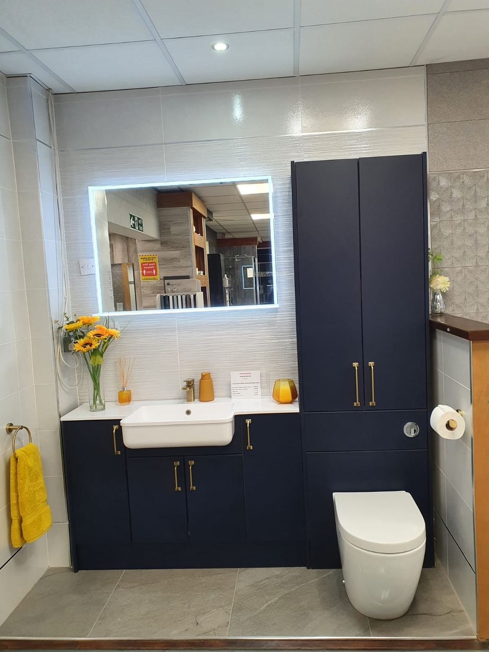 Choosing fitted bathroom furniture for a contemporary bathroom