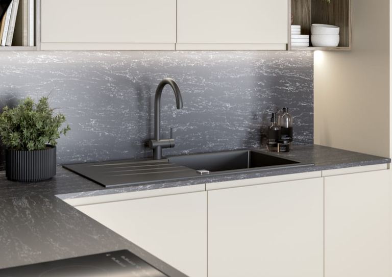 Arlo kitchen, further view