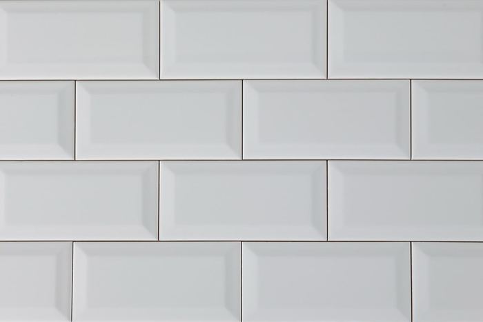 Metro White Bevelled tile, 20 x 10 cm, white