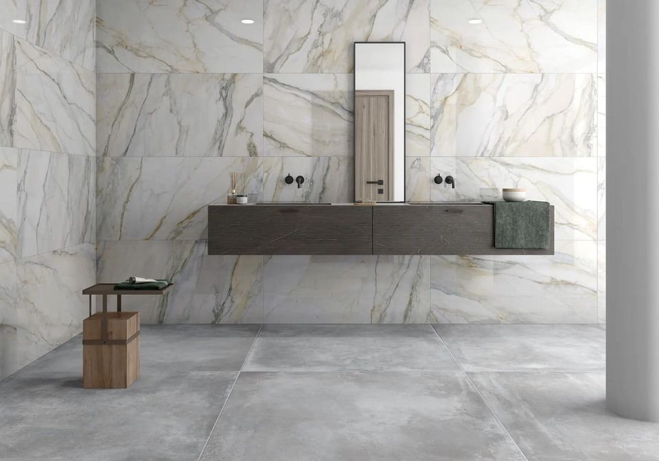 Npol Calhea Blanco porcelain tiles fitted in a room, marble-effect, gloss & polished