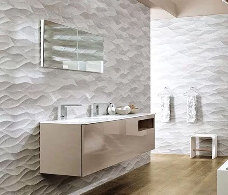 Porcelanosa Ona Natural ceramic tiles fitted in a room, grey, matt