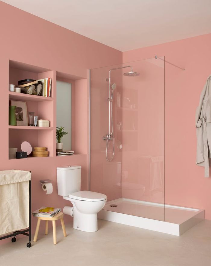 Victoria WC and shower enclosure with recessed shelving