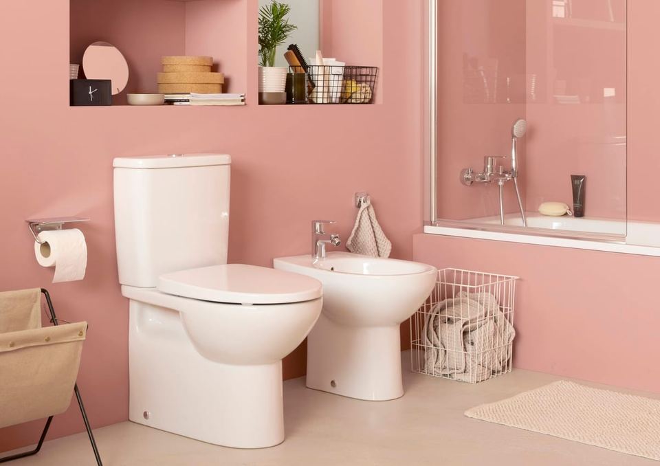 Victoria bathroom in White