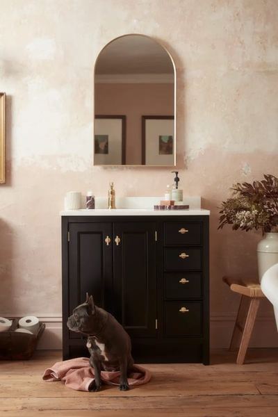 Hampton 800 vanity unit in Matt Black under an arched mirror
