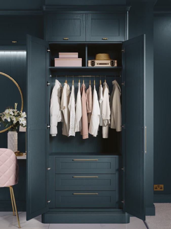 Aldana bedroom, further view