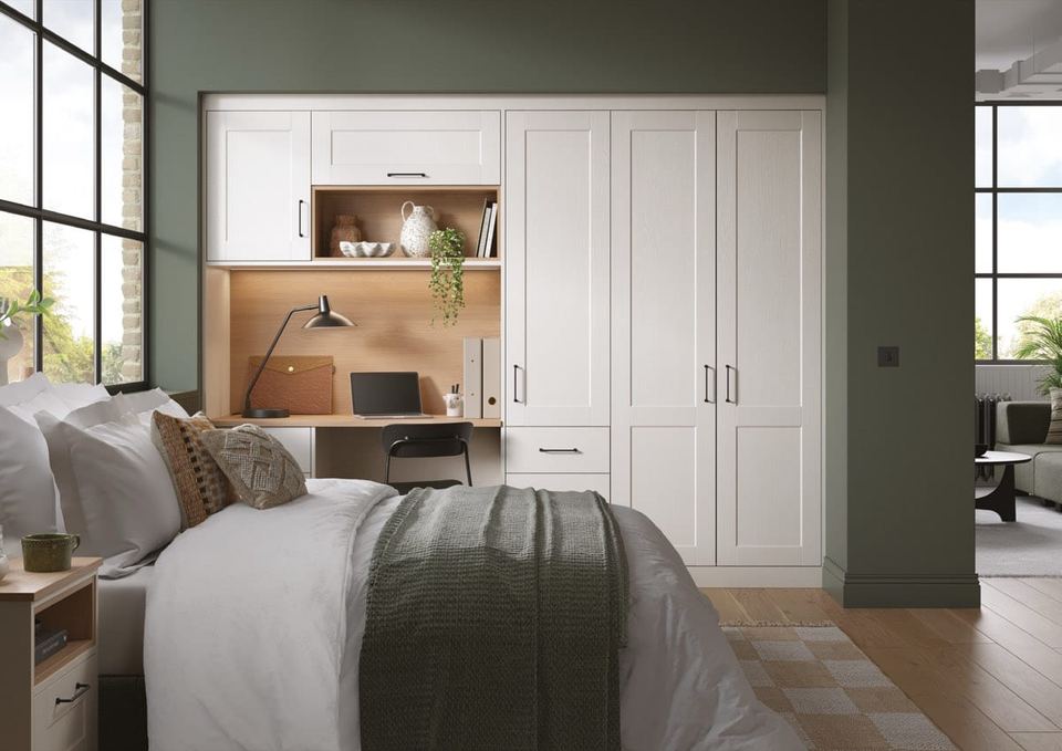 Kensington bedroom in Porcelain
