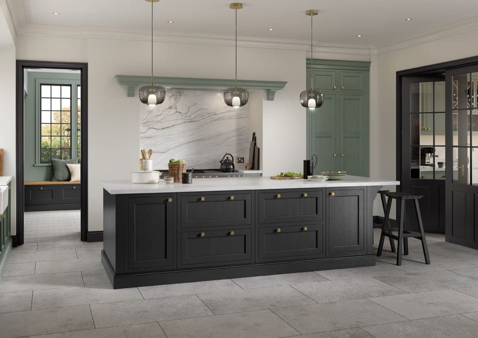 Belgravia kitchen in Reed Green & Cannon Black
