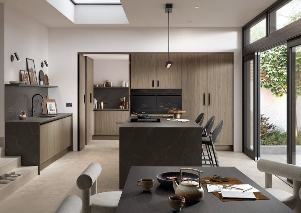 Versa kitchen in Weathered Silver