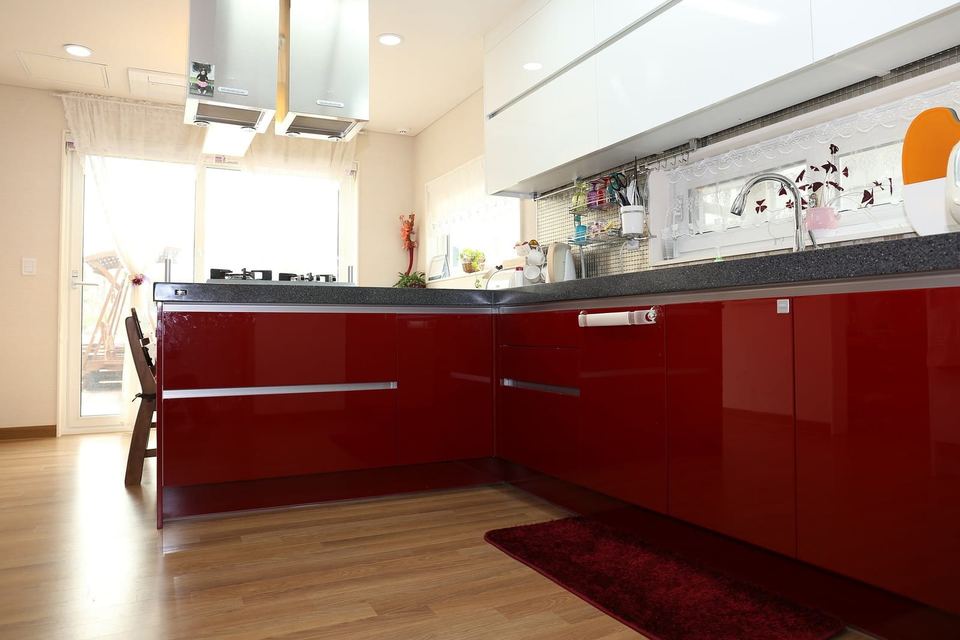 Using warm colours in your kitchen