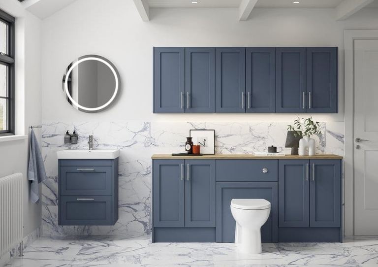 Winson fitted run in Steel Blue with a lit mirror