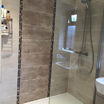 Fitted shower Unit